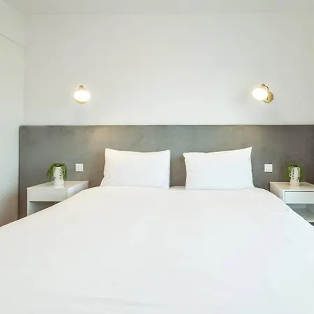 The Escape Poolside Retreat Albufeira