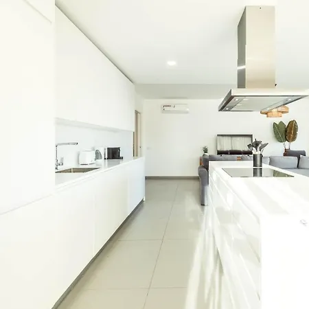 Apartment The Escape Poolside Retreat *