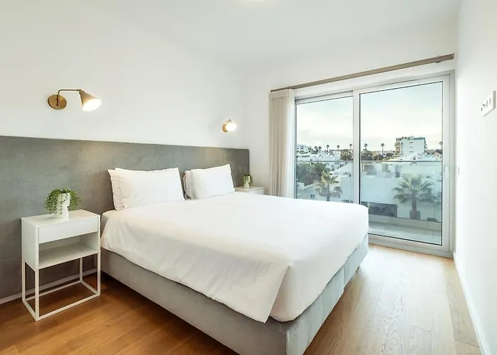 The Escape Poolside Retreat Apartment Albufeira