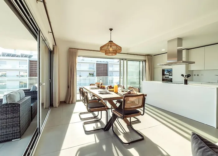 The Escape Poolside Retreat Apartment Albufeira