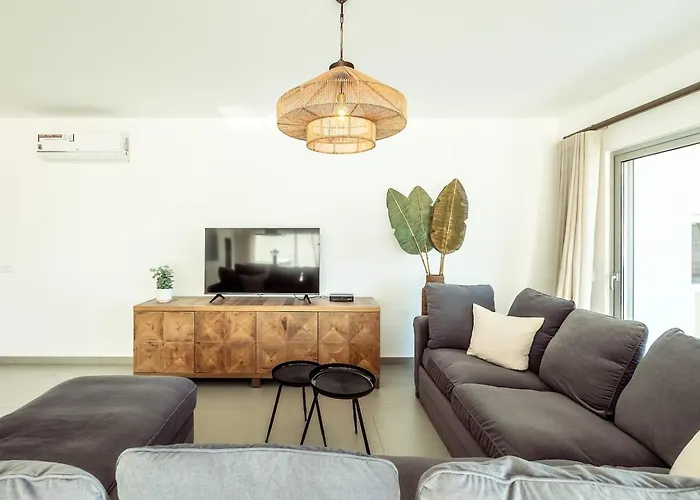 The Escape Poolside Retreat Albufeira