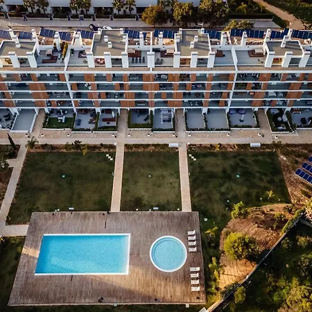 Apartment The Escape - Poolside Retreat