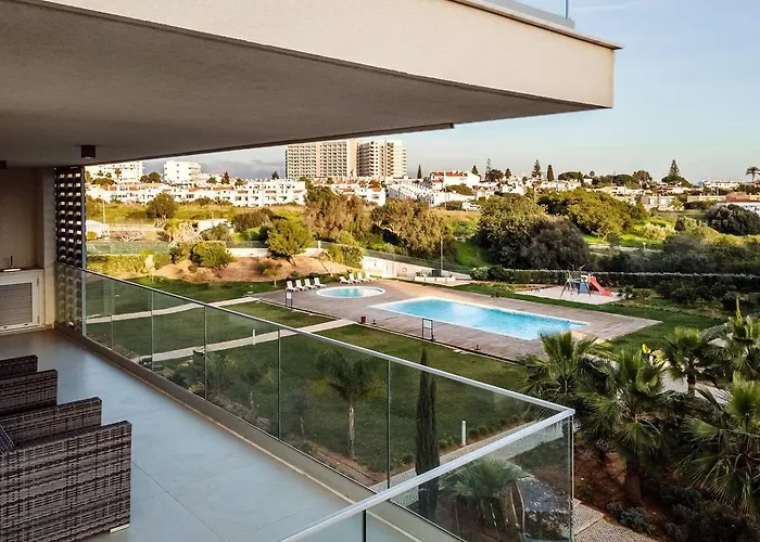 아파트 The Escape Poolside Retreat