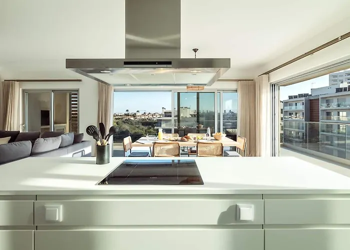 The Escape Poolside Retreat * 알부페이라