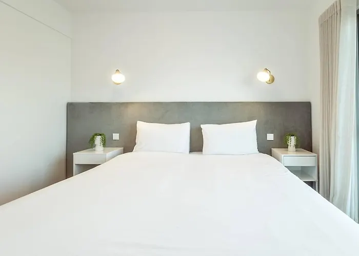 The Escape Poolside Retreat 알부페이라